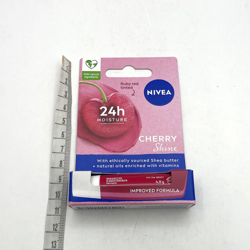 Бальзам для губ Nivea 4,8г Фруктове сяйво Вишня 