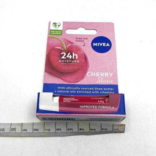 Бальзам для губ Nivea 4,8г Фруктове сяйво Вишня 