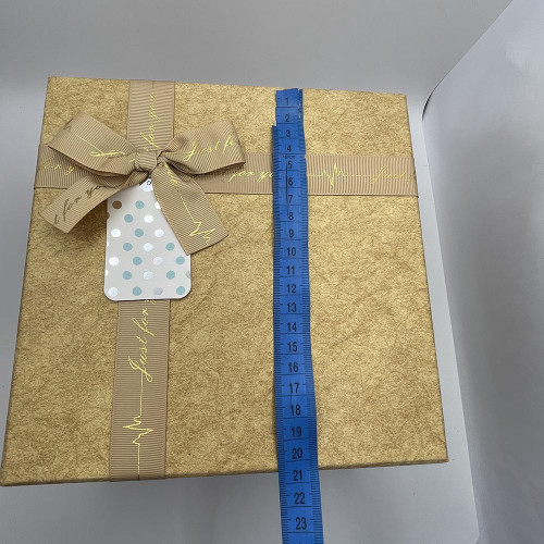 Подарункова коробка 21*21*12см З бантиком золотиста 