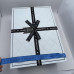 Подарункова коробка 1шт 29*21*9см Голуба з чорним бантом