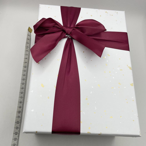 Подарункова коробка 23*16,5*9,5см Біла кришка з бантом 