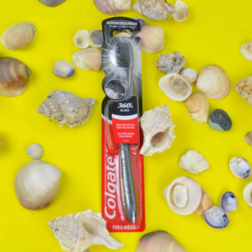 Зубна щітка Colgate 360° Black Середньої жорсткості 1 шт.