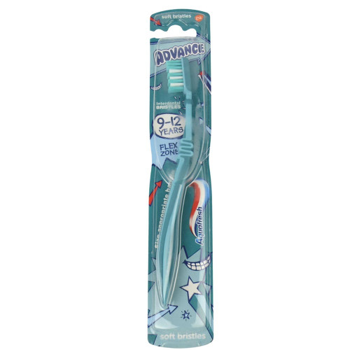 Зубна щітка Aquafresh Advance 9-12 років 1 шт.